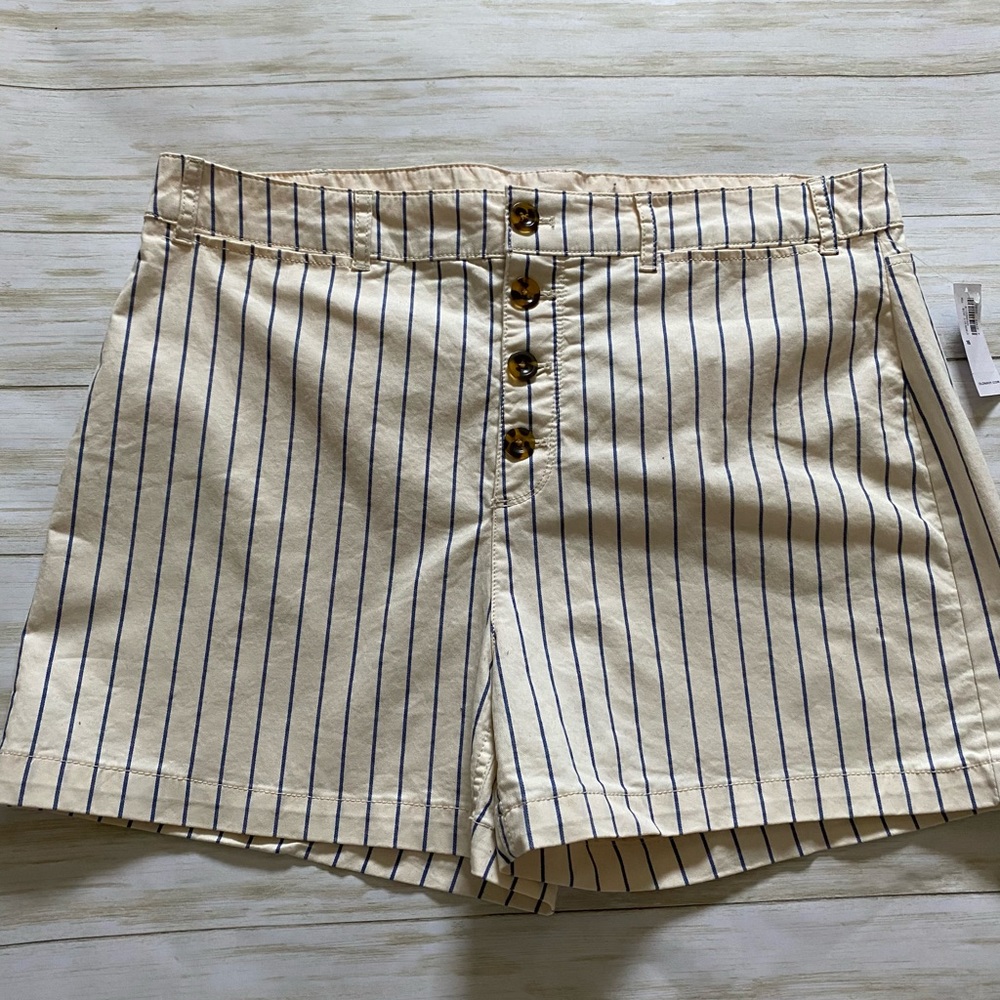 Old Navy: women’s cream and blue stripped shorts
